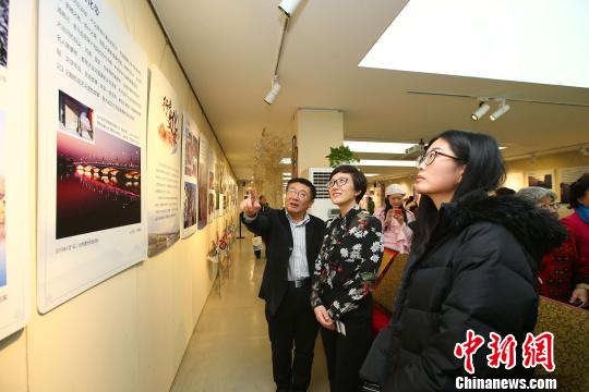 《寻访北京文学地图·图片展》在京开幕 十月 摄