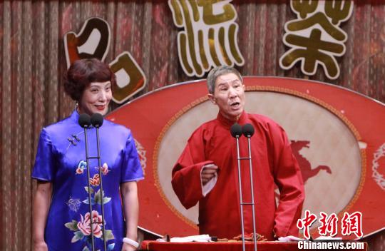 第九届中国曲艺节：天津传统“茶馆相声”火爆